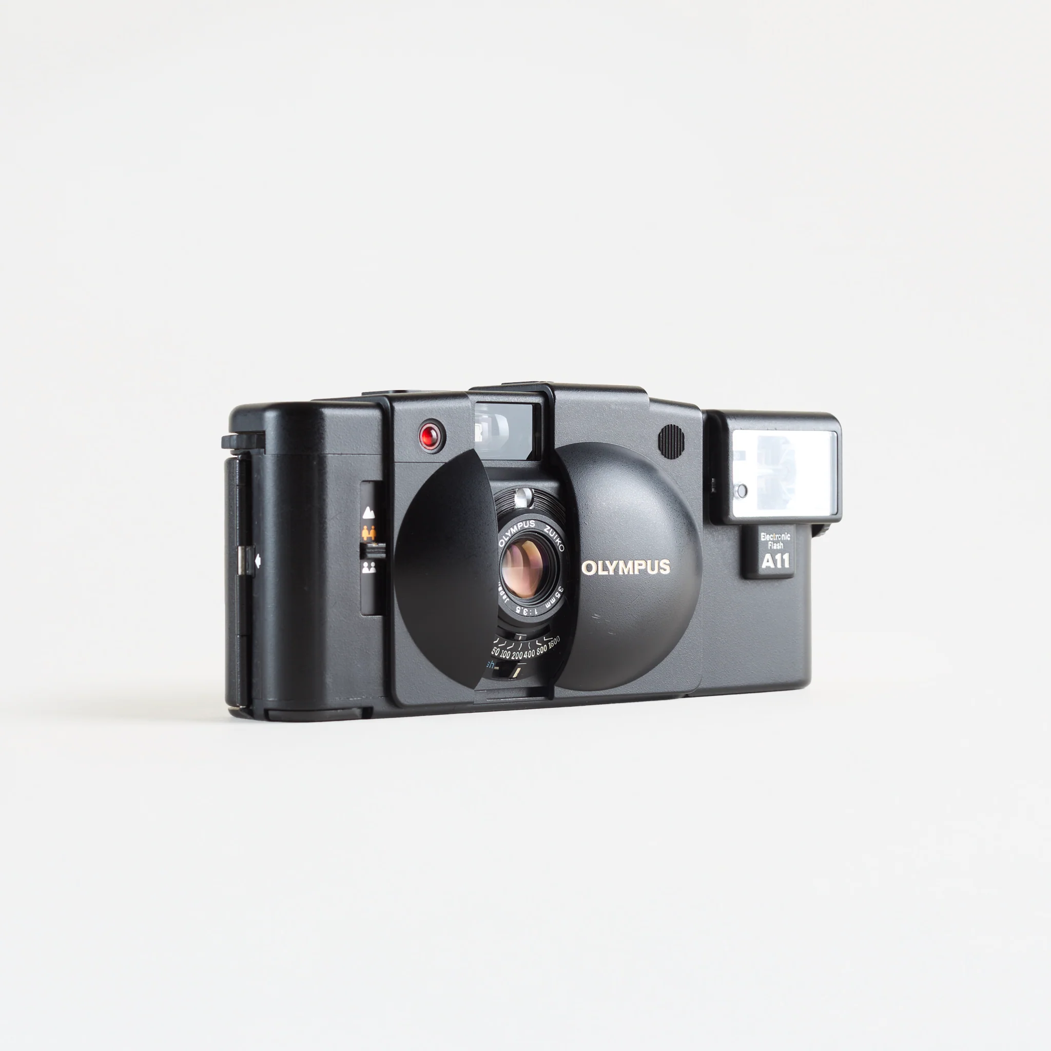 Olympus XA3 - Image 2