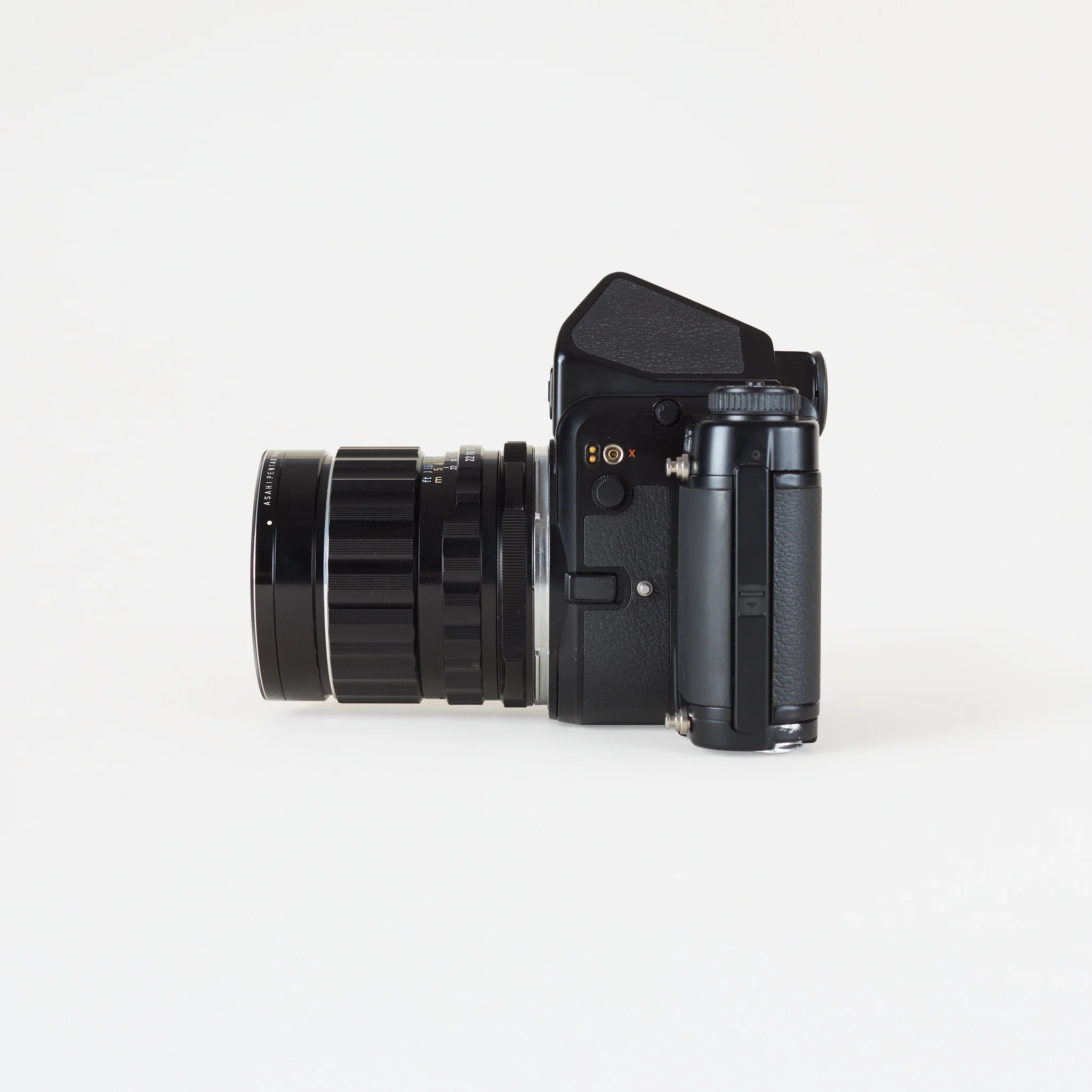 Pentax 67II With SMC 75mm 4.5 Lens - Image 3